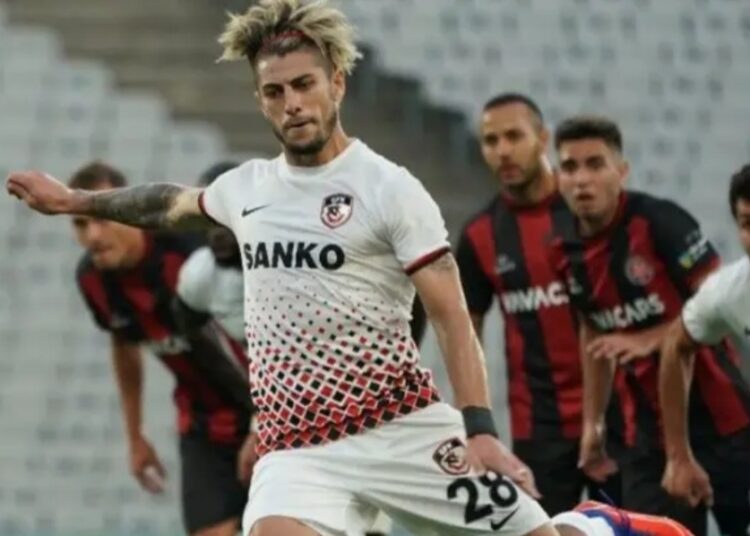 Ángelo Sagal cambió de equipo en Europa