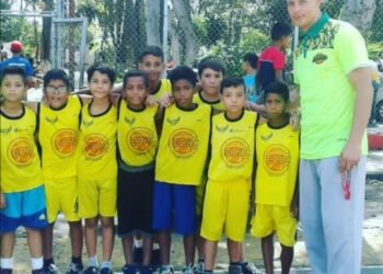 Zeus dio el salto al mercado internacional: Vestirá a selecciones de basket venezolanas