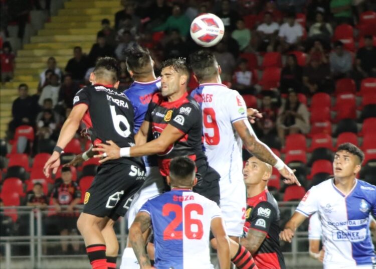 Giovagnoli ensayó fórmula con variante para el lunes