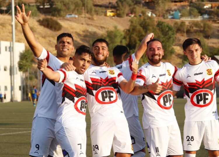 Al fin lo ganó: Rangers celebró triunfo que le servirá para la confianza