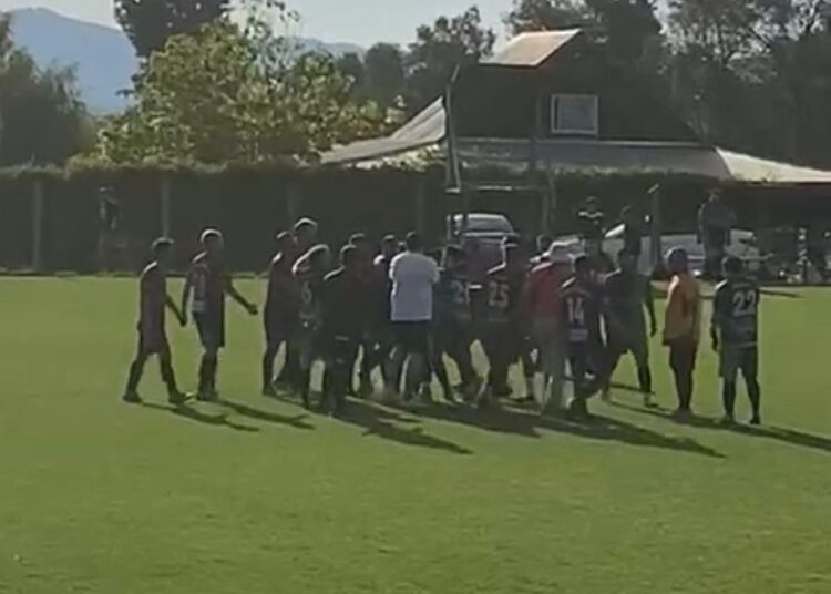 Partido del amateurismo talquino terminó en persecución con arma blanca