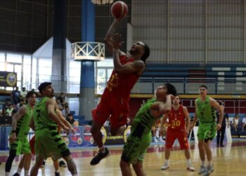 Español juega de local y con precios populares