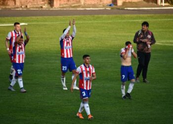 Linares termina primera rueda con su gente y buscando la victoria