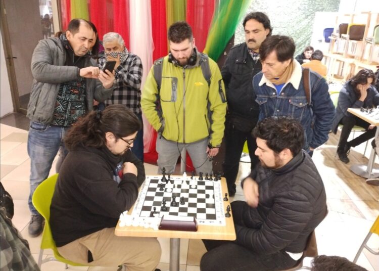 Se movieron las piezas del tablero para celebrar a Papá