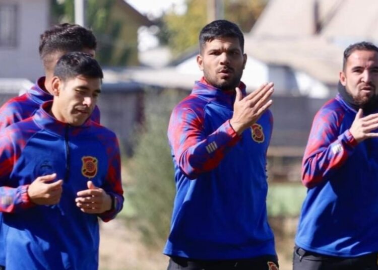 Nuevos fichajes de Rangers entrenan a la par de sus compañeros