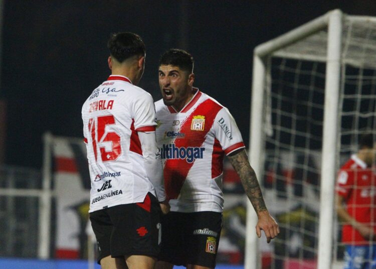 Curicanos lograron triunfo revitalizador en su lucha por la permanencia