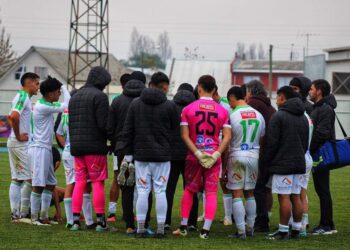 Parralinos perdieron y están complicados con la tabla