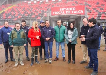 Ministro del Deporte visitó la región y entregó detalles sobre arreglos en el Fiscal