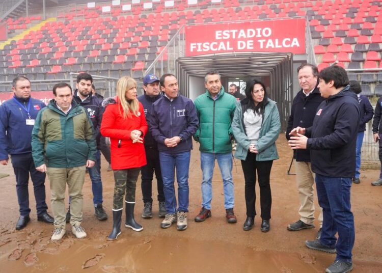 Ministro del Deporte visitó la región y entregó detalles sobre arreglos en el Fiscal