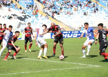 Rojinegro quiere mandar en Talca ante Barnechea