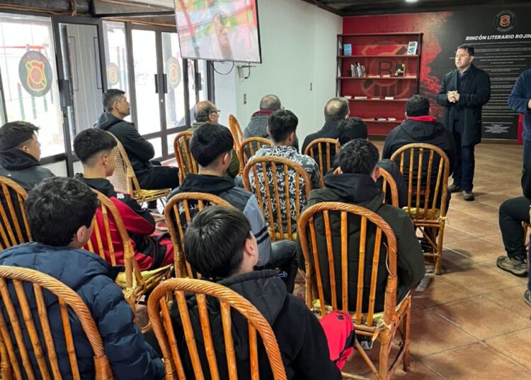 Gran iniciativa fomenta la lectura en divisiones menores de Rangers