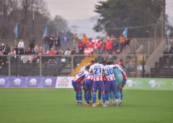 Cuando más los necesitaban no podrán estar: Hinchas de Linares se perderán partido clave