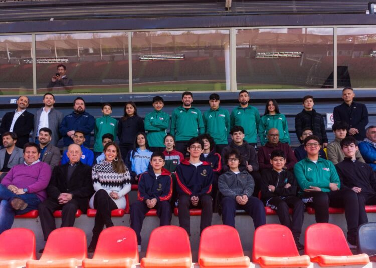 Deportistas maulinos fueron reconocidos por su clasificación a Sudamericano Escolar