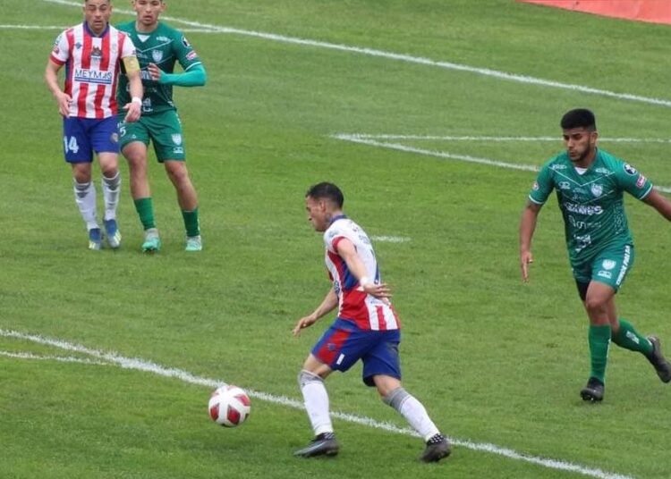 Deportes Linares viajó con la obligación de sumar de a tres