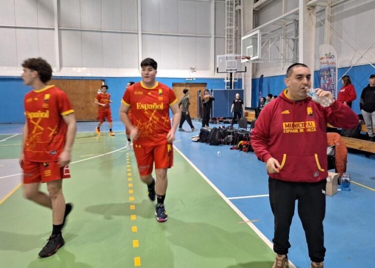 Alejandro Iturra: “Hoy Español no tiene recursos para salir a buscar grandes nombres”