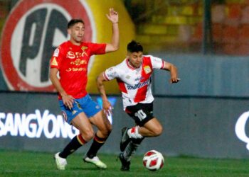 Curicó Unido logró agónico empate que no lo sacó de zona de descenso