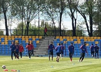 Cavalieri se la jugaría con cambio de esquema y nombres en el debut con Rangers