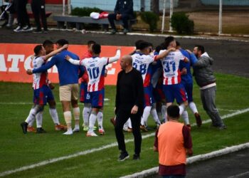 Linares derrota a rival directo y  busca aferrarse a la división