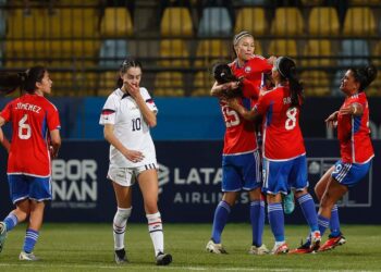 Roja femenina irá por el oro tras vencer a Estados Unidos con talquina en cancha