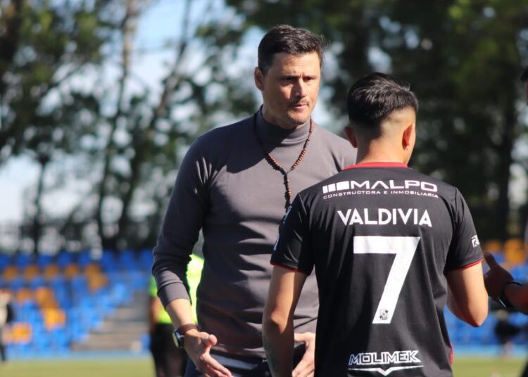 Cavalieri y los cinco defensas: “Quiénes me conocen saben que me gusta otro tipo de juego”