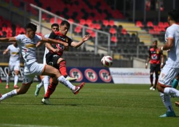 Rangers perdió y Cobreloa festejó en Talca