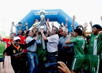 Romeral festejó la corona regional en serie juvenil