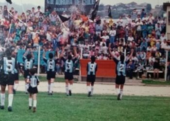 Funebreros apagan velitas en el “Día de todos los santos”