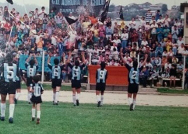 Funebreros apagan velitas en el “Día de todos los santos”