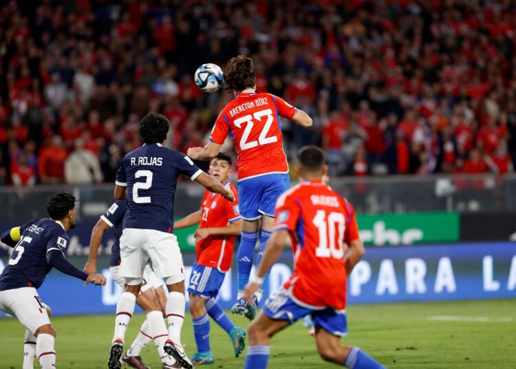 Talquino “agarra fierro caliente” tras salida de Berizzo en la Roja