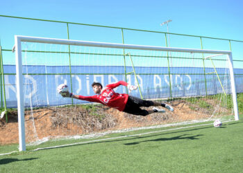 Rangers tendría todo acordado con arquero chileno-español para pelear el puesto