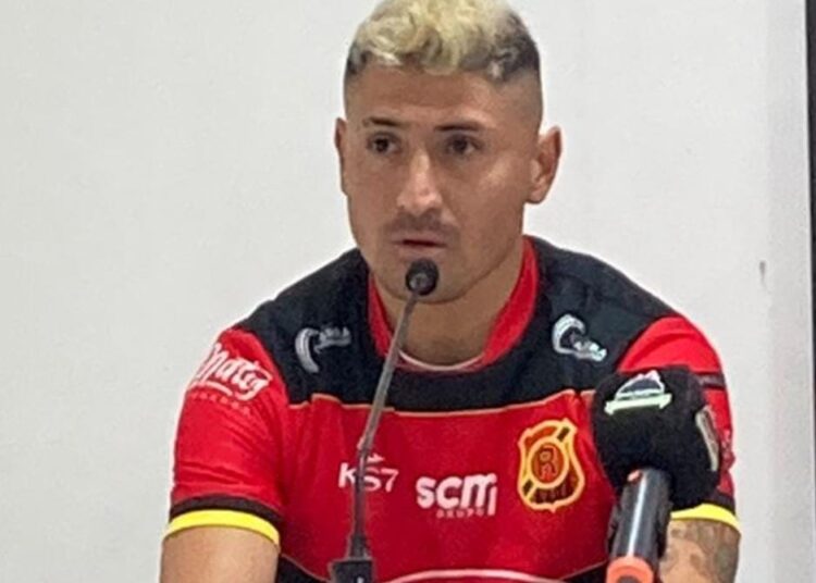 Kevin Egaña: “Tenía ganas de jugar en Rangers, ya que es un club grande”