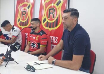 Segovia y el “9”: “Está difícil, estamos conversando y avanzando bien”