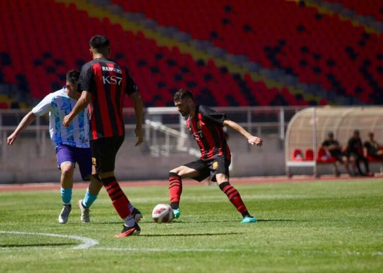 Luvera probó una segunda formación en primer amistoso de Rangers