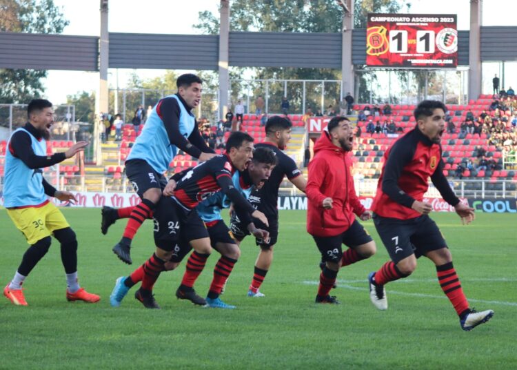 Dos jugadores irán a préstamo en Rangers de Talca