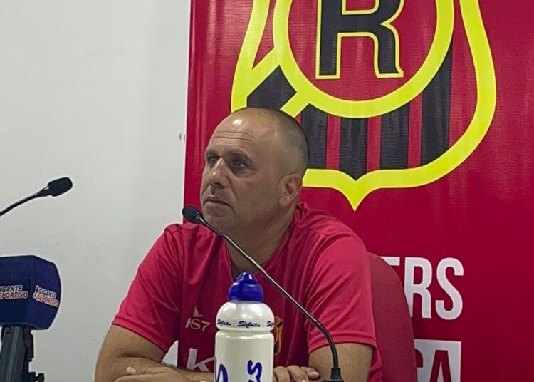 Juan José Luvera: “Tenemos que terminar de ajustar el plantel”