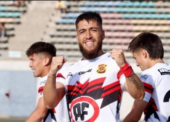 Leonardo Povea aseguró equipo tras irregular paso por Rangers