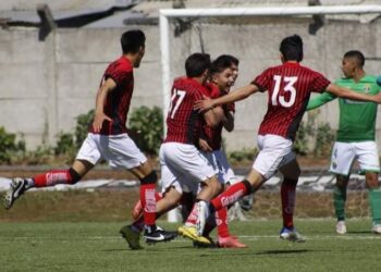 Formado en Rangers renovó con elenco de la Tercera “A”