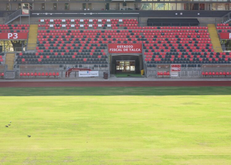 Estadio Fiscal de Talca albergaría duelo de equipo metropolitano