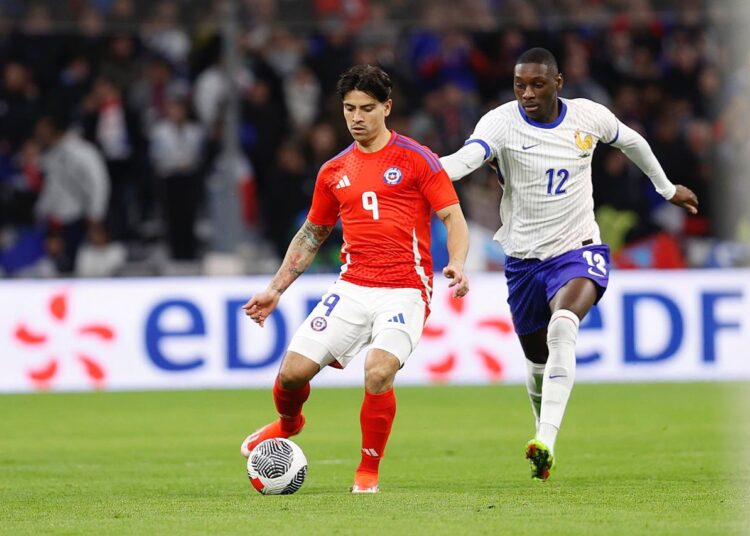 Chile le dio pelea a Francia en amistoso internacional