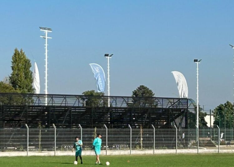 ¿Lobos se queda en Linares?: DT dirigió práctica de jueves