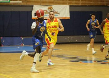 Hispanos batallaron con los jugadores que tenían a disposición en la LNB