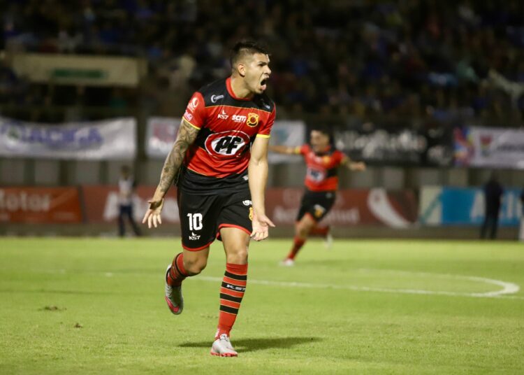 Rangers consiguió tres unidades de oro para regresar a la cima