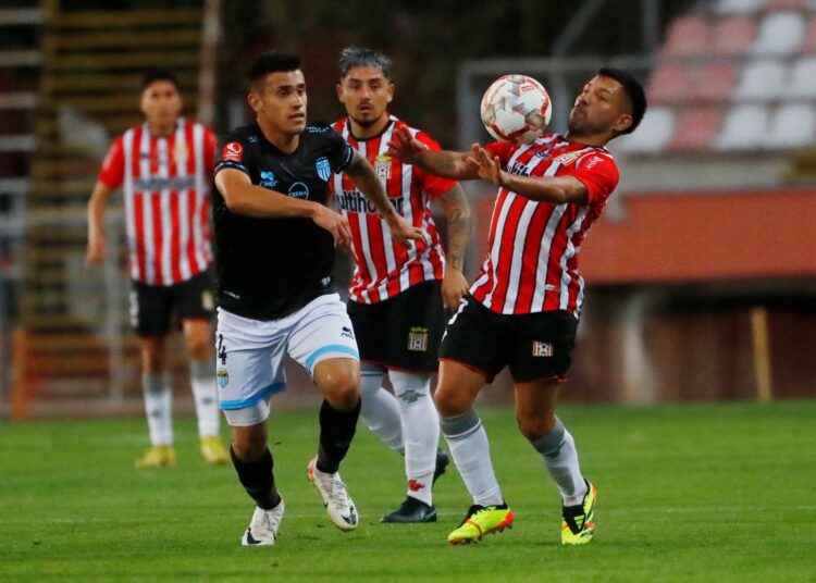 Curicó logró un deslucido empate y sigue cuestionamiento al DT