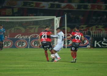 Este es el equipo que trabajó Luvera para enfrentar al colista de la B