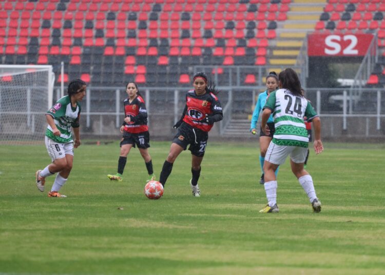 Rangers femenino recibe al puntero del grupo sur
