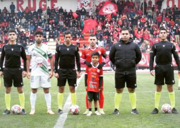 Parralinos rescataron victoria en una difícil cancha de la Tercera B