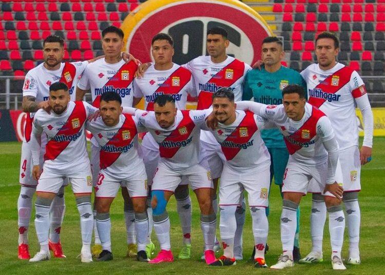 Curicó Unido ya habría elegido a un ex técnico de Rangers para asumir la banca