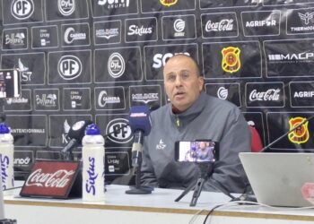 Luvera: “Debemos corregir de local cuando el piso esté bien, pero no lo quiero poner como excusa”