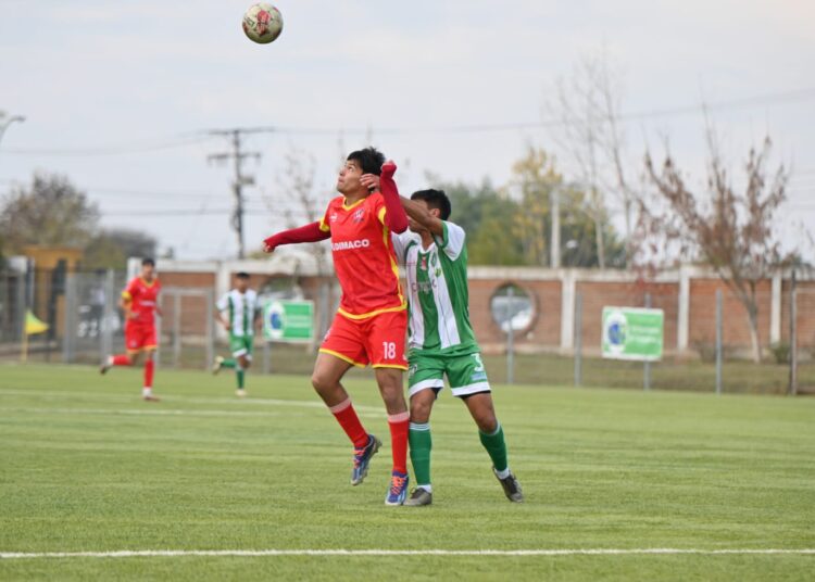 Independiente de Cauquenes fue goleado en su propio recinto