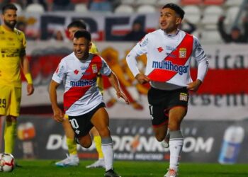 Curicó será local con el estreno en esa condición del técnico Héctor Almandoz